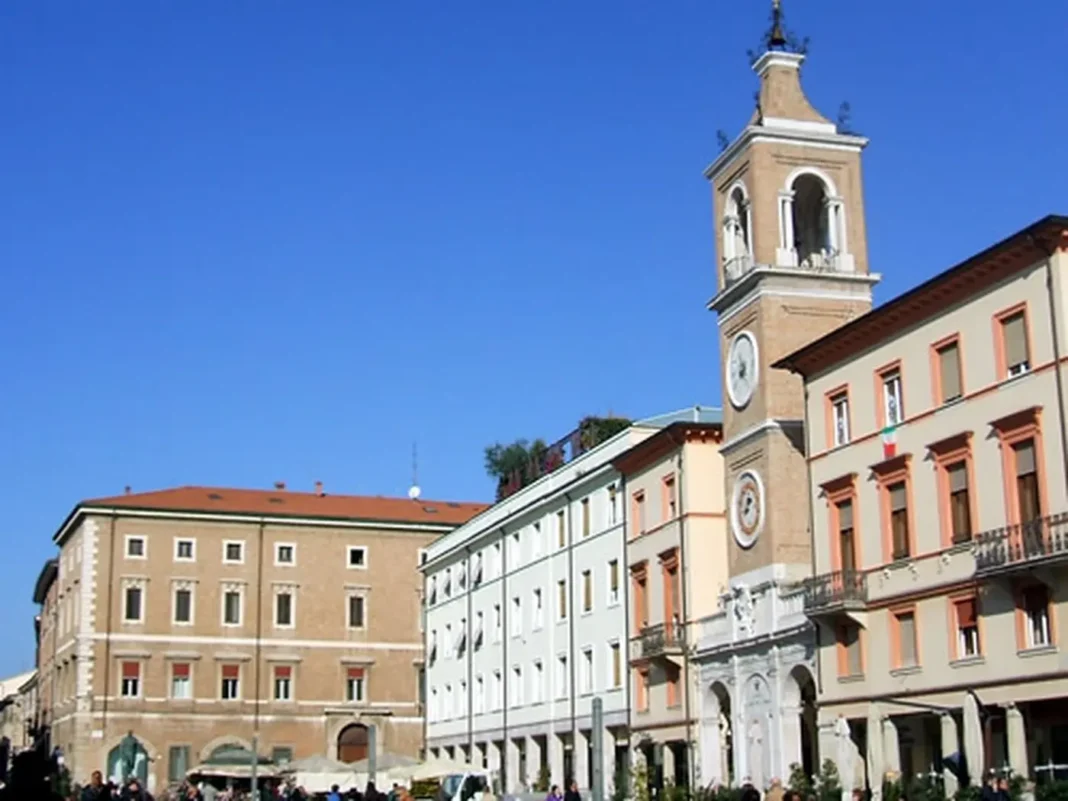Sotto la minaccia costante degli attacchi cybercriminali che sistematicamente colpiscono i software più deboli e meno protetti, il Comune di Rimini ha deciso di correre ai ripari e di avviare un progetto di Cybersicurezza finanziato con fondi derivanti dal Piano Nazionale di Ripresa e Resilienza (PNRR).