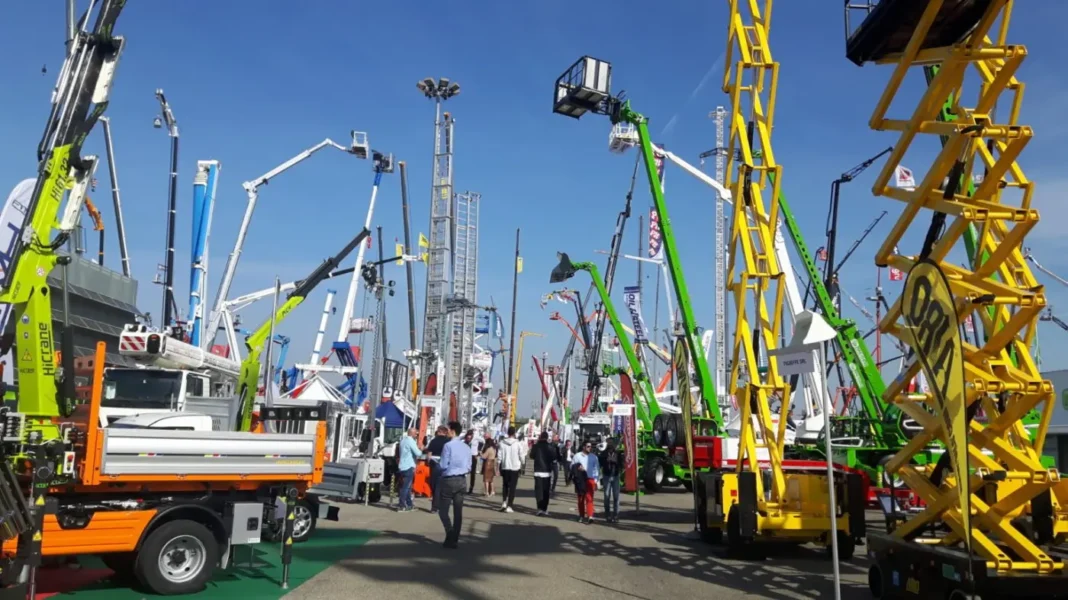 È ormai alle porte la decima edizione del GIS, l’unico evento italiano ed il più grande a livello europeo dedicato agli utilizzatori di gru, piattaforme aeree, sollevatori telescopici, carrelli elevatori, macchine e attrezzature per la movimentazione industriale e portuale, logistica meccanizzata e il trasporto pesante, che aprirà i battenti Giovedì 25 Settembre, fino a Sabato 27, nel quartiere fieristico di Piacenza.