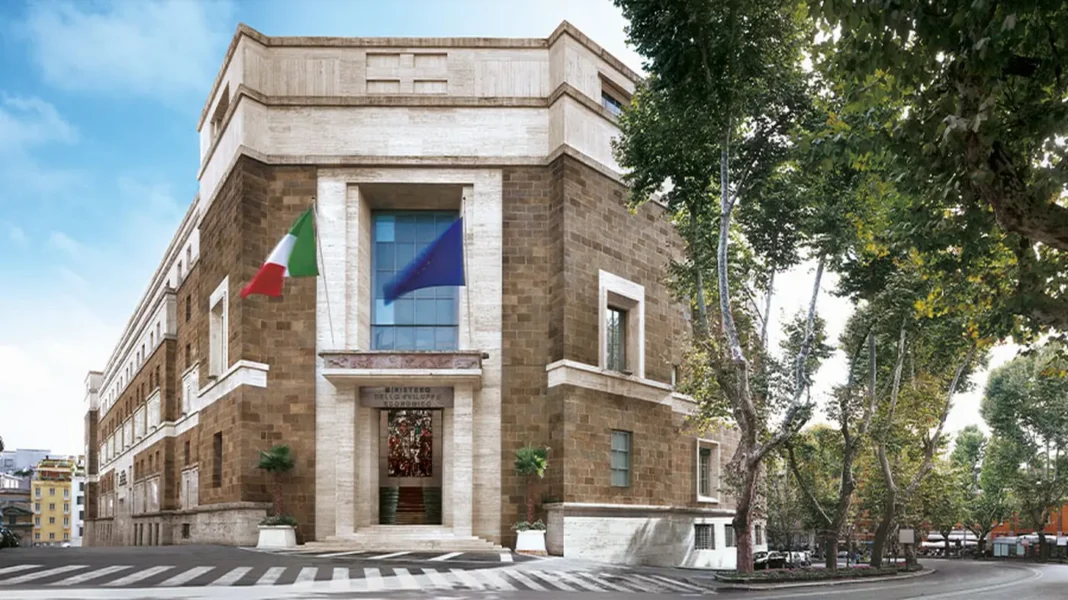 Il MIMIT- Ministero delle Imprese e del Made in Italy, ha approvato un voucher per l'acquisizione di servizi cloud computing e cybersecurity in favore di Piccole e Medie Imprese e dei lavoratori autonomi.