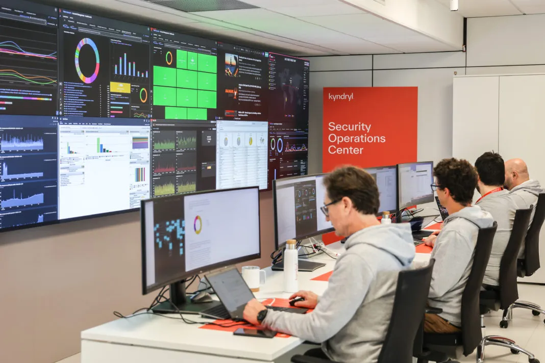 Kyndryl, società informatica nata dalla scissione del ramo servizi di infrastrutture IT di IBM, ha deciso di compiere un importante passo verso il rafforzamento della cybersicurezza di Roma, aprendo un Security Briefing Center con lo scopo di supportare le aziende e le istituzioni nella difesa dai crimini informatici.