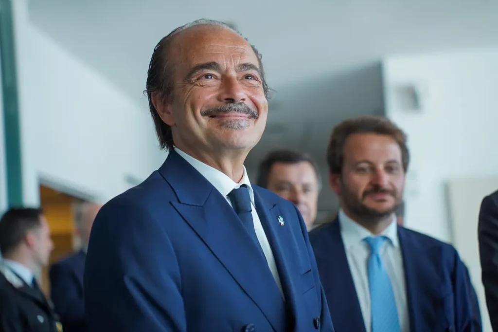 È stato inaugurato, a Genova, il Security Operation Center di Liguria Digitale, la società ICT della Regione Liguria, un'infrastruttura tecnologica avanzata che, grazie a 23 postazioni operative e a 32 maxischermi, garantirà un monitoraggio elevato e una maggiore protezione per i sistemi digitali della pubblica amministrazione ligure. In particolare, si parla di 30mila postazioni di lavoro e oltre duemila siti coperti.